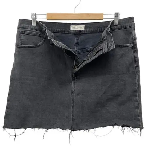 Madewell  Stretch Denim Raw Hem Straight Mini Skirt in Ashcraft Wash Size 33 | 16