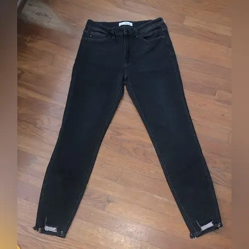 KanCan Black Skinny Jeans Sleek Tapered Fit distressed hem Size undefined