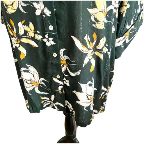 Knot Sisters Orchid Floral Button Front Shirt Short Sleeve Green Size Medium NWT - Image 8