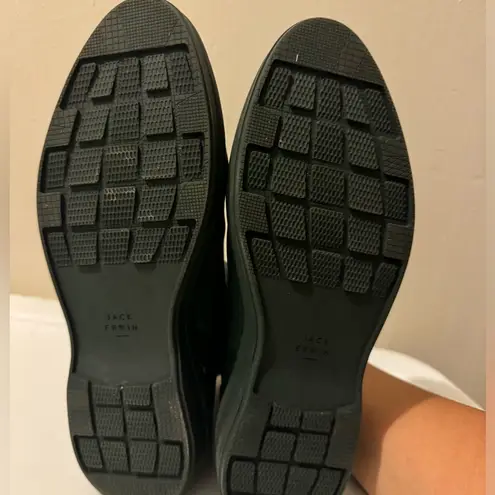 Jack Erwin Women’s Thea Chelsea Boot in Pine Green Gum Leather size 8