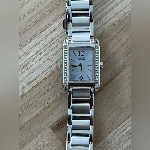 Citizen Eco-Drive Diamonds Solar Ladies Watch Pearl Dial Stainless Bracelet