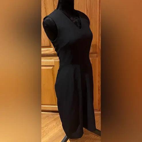 MM.LaFleur M.M. LAFLEUR Annie Sleeveless V-Neck A-Line Dress in Black Size 2