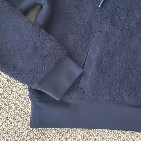 Banana Republic  Women’s Crop Fuzzy Sweatshirt Hoodie in Navy Size S