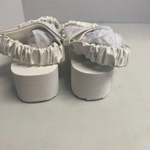 SHOEDAZZLE Taneisa Women’s Rusched Strap Wedge Sandal Size 7 White New With Defe