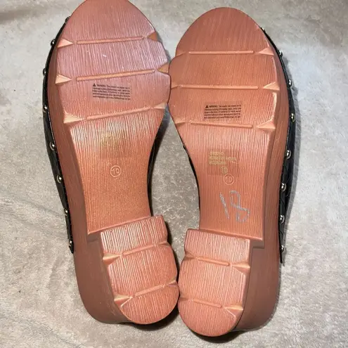 ✨ NWOT✨ATALINA FAUX LEATHER WOVEN PATTERN STUDDED HEELED CLOGS✨ Black Size 10