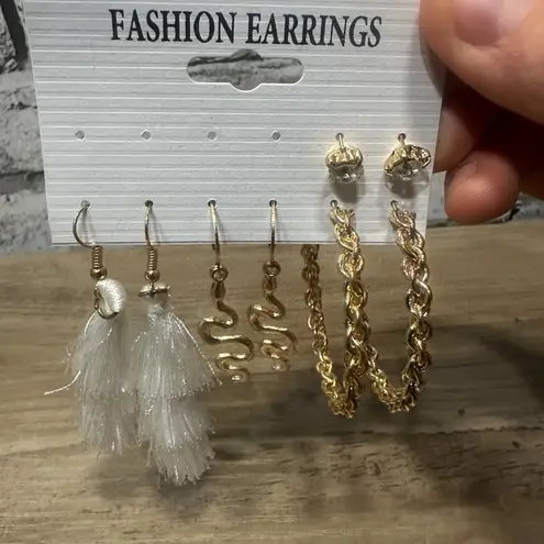 EUC Fashion Earrings 2 Pack Set ( 3 Studs, 3 Medium Hoops, 2 Dangle) Gold