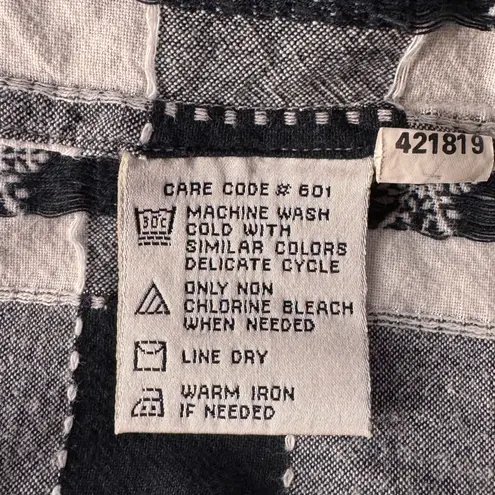 Casey & Max Large Top Button