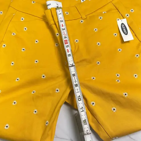 Old Navy NWT  Pixie Yellow Daisy Floral Embroidered ankle pant size 6