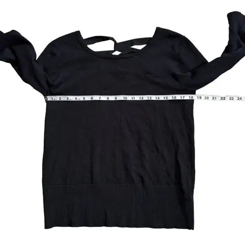 Cable & Gauge Black Crisscross Back Sweater Large