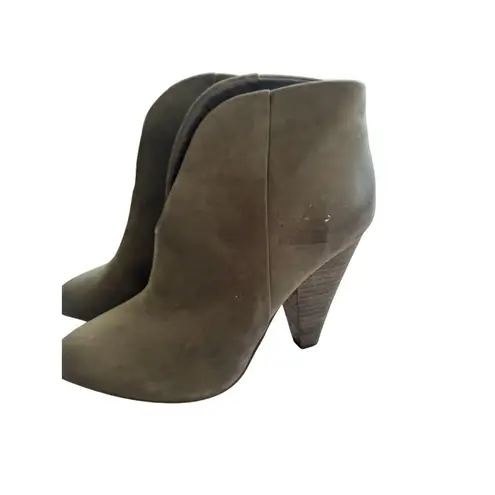 Vince Camuto  Gray Leather Ankle Boots Size 8W