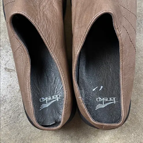 Dansko Mushroom Brown Leather Slip-On Shoes
Size: 38