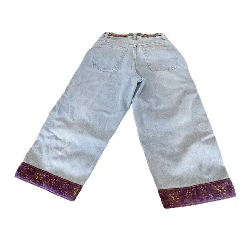 Bill Blass Vintage  || 90's Light Wash Capris Purple Satin Trim Sz 6