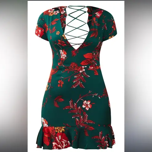 Pretty Little Thing  emerald dress