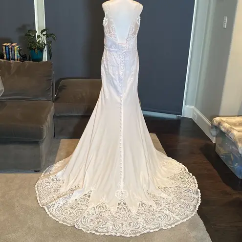 Women’s White Wedding Dress Mermaid Fit Corset Back with Train Size 14 White