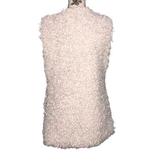 Daytrip  (M) Faux Fur Sherpa Vest Silver Lining Hidden Hook Front Closure Texture - Image 5