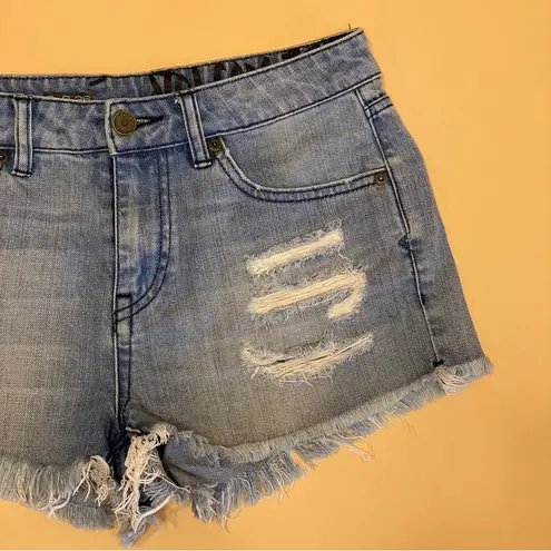 Volcom 5/$20  Blue Light Wash High Waisted Distressed Denim Shorts Size 26