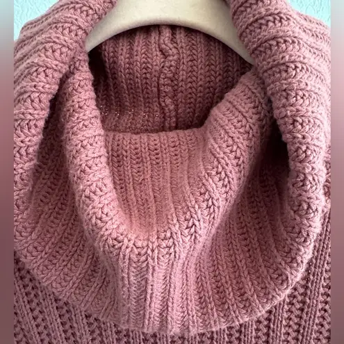 EXPRESS  Womens Turtleneck Knit Sweater. - Image 8