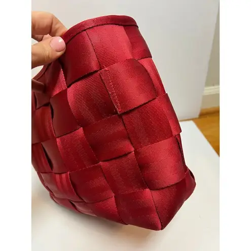 Harvey's Original Red Seatbelt Shoulder Bag 9x12"