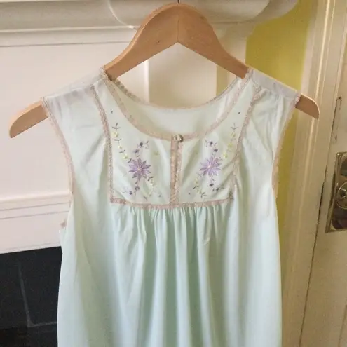 Vintage Lace Trim Embroidered Flowers Panel Nightgown Size 36