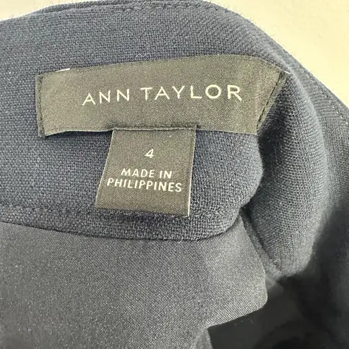 Ann Taylor  Pencil Skirt 4 Navy Office Chic Preppy Classic Career Minimalist