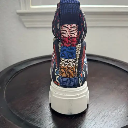 Farm Rio NEW Lug Sole Puffer Bootie Platform Floral Winter Moon Boots Womens 7.5