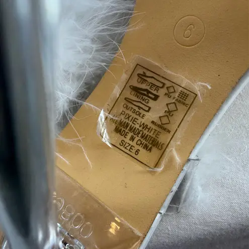 Azalea Wang So Fluffy Ima Die Square Toe Heels in White Size 6