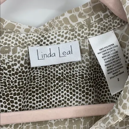 Linda Leal Womens Small Beige Snakeskin Print 3/4 Tab Sleeve Corpcore Top Tan