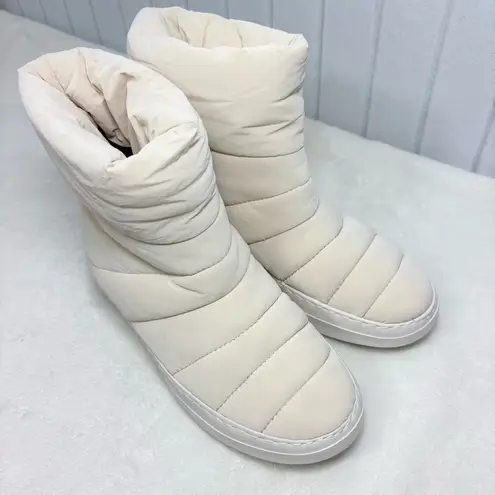 Gentle Souls by Kenneth Cole Cream Quilted Rosette Puff Booties Size 7.5