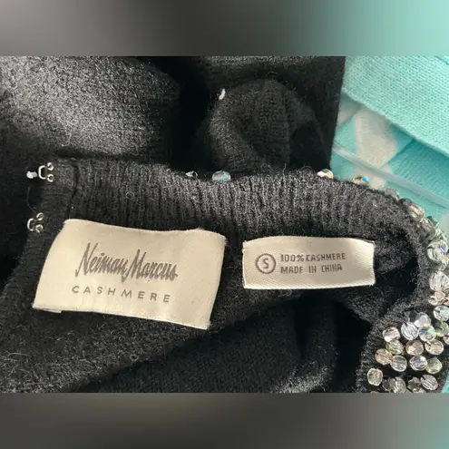 Neiman Marcus Cashmere sweater NICE and DRESSY 🌟🌟🌟