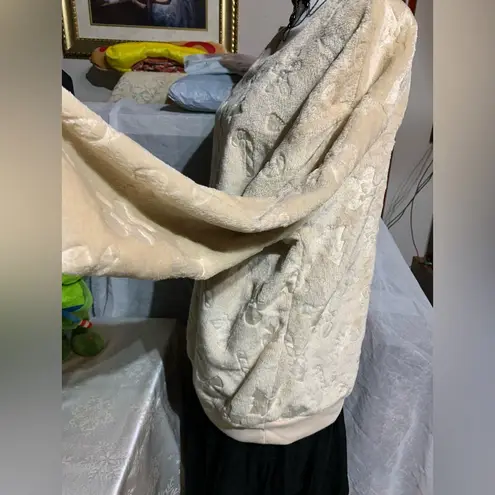 Wound Up Cream Holiday Fleece Top