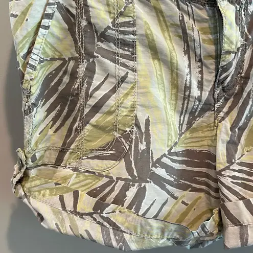 Calvin Klein Jeans  8 Medium Palm Print Roll Tab Shorts