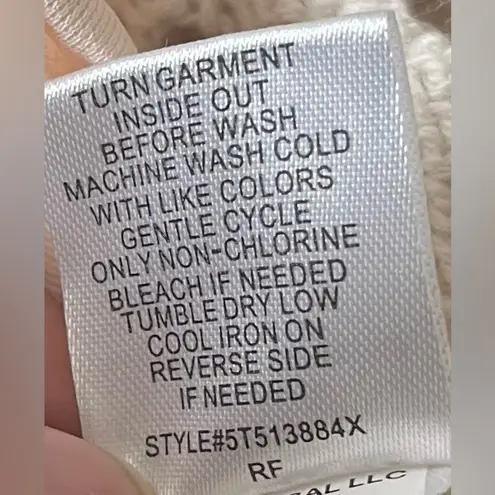 Freshman 1996 open knit partially lined skirt, size Medium. Had 11” each side.