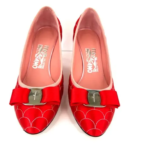 Salvatore Ferragamo Carla Quilted Red Satin Fabric Bow Vara Heel Pumps Size 6