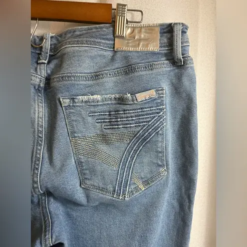 Seven7 Women's Plus Size 16 Light Wash Straight Jeans EUC 0405