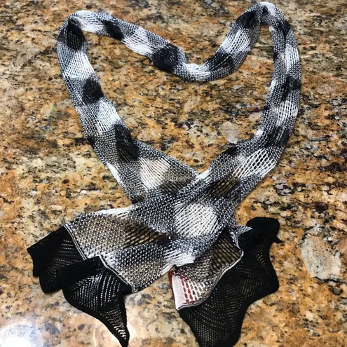 Missoni  Knitted Scalloped Scarf Blk & White