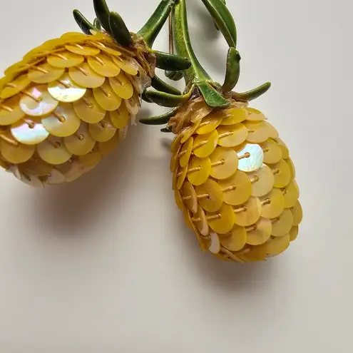 Vintage Pineapple sequined pineapple Brooch Yellow