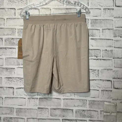 Avalanche Cream-Tan Casual Shorts size Small 4 way stretch with zipped pockets