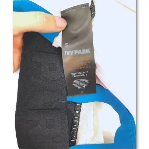 Ivy Park - Criss Cross Sports Bra - Small