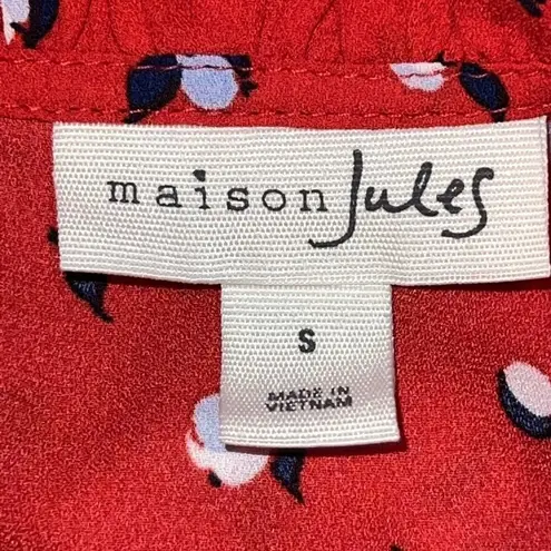 Maison Jules  Women's Sleeveless Printed Smocked-Neck Top Red Size Small Apple