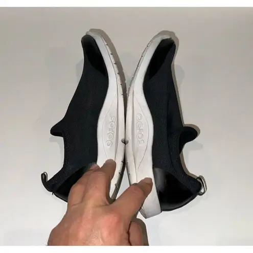 OOFOS WOMEN'S OOMG SPORT LOW SHOE