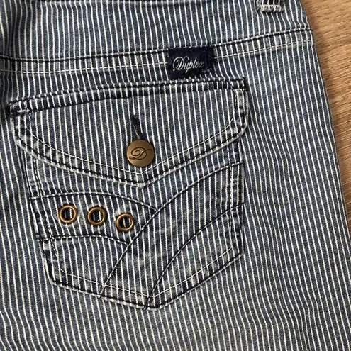 Duplex Denim Pinstripe Knee Length Women's Shorts Size 10 Blue