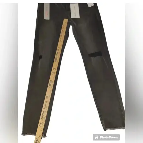 Tinseltown NWT Juniors Mid-Rise Skinny Black Distressed Jeans Size 11