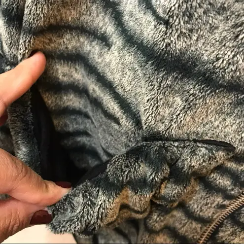 Alberto Makali Stylish Women's Zebra Print Jacket