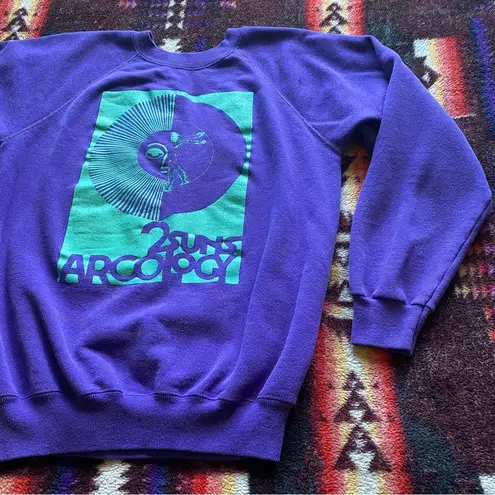 Hanes VTG 90’s Graphic Crewneck Pullover Sweater. . Medium. 2 Suns Arcology. USA.