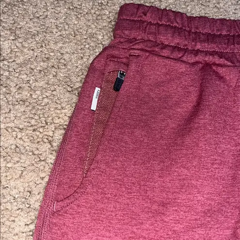 Vuori Halo Performance Short Heathered Red Mauve Medium