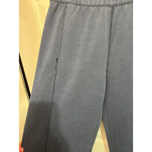 Lululemon Ribbed Softstreme Knit Wide