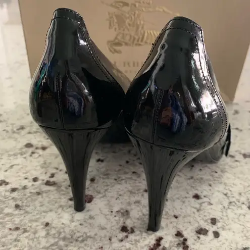 Burberry Authentic  black patent leather heels shoes 38