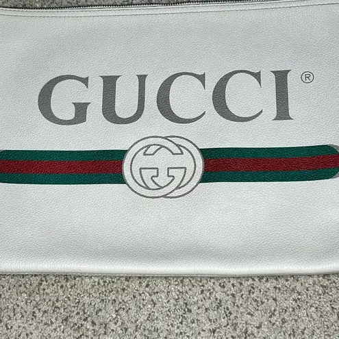 Gucci Logo Large Portfolio Leather Clutch