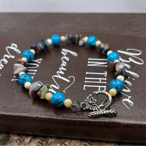 Handmade Gemstone Beaded Bracelet w/ Flower Clasp Boho Y2K Blue