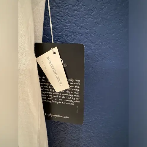 Key Closet Women’s White Owl Studded Women’s White Short Sleeve Shirt Size Small